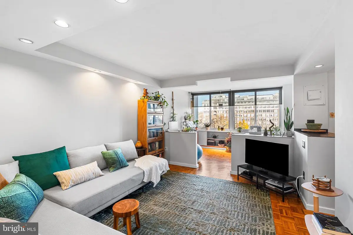 604-36 S Washington Sq #1106, Philadelphia, PA 19106 - Image #1