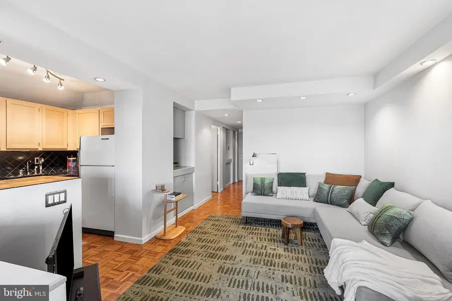 604-36 S Washington Sq #1106, Philadelphia, PA 19106 - Image #3