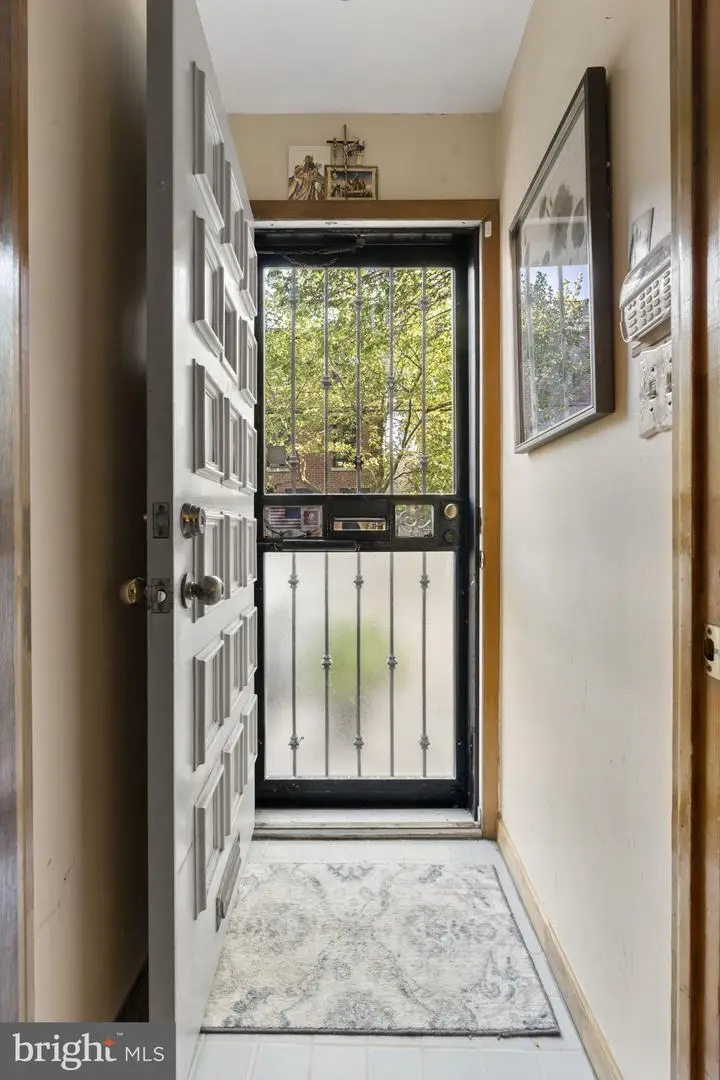 607 Catharine St, Philadelphia, PA 19147 - Image #2