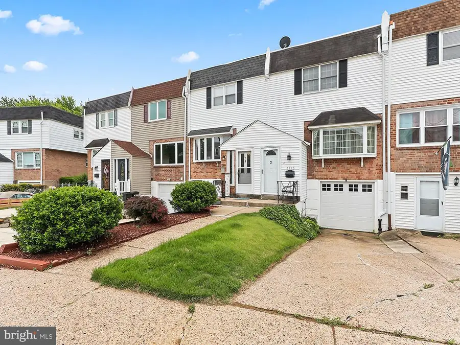 3721 S Hereford Ln, Philadelphia, PA 19114 - Image #2