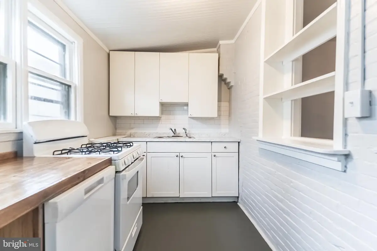 876 N 23rd St #floor #1, Philadelphia, PA 19130 - Image #1