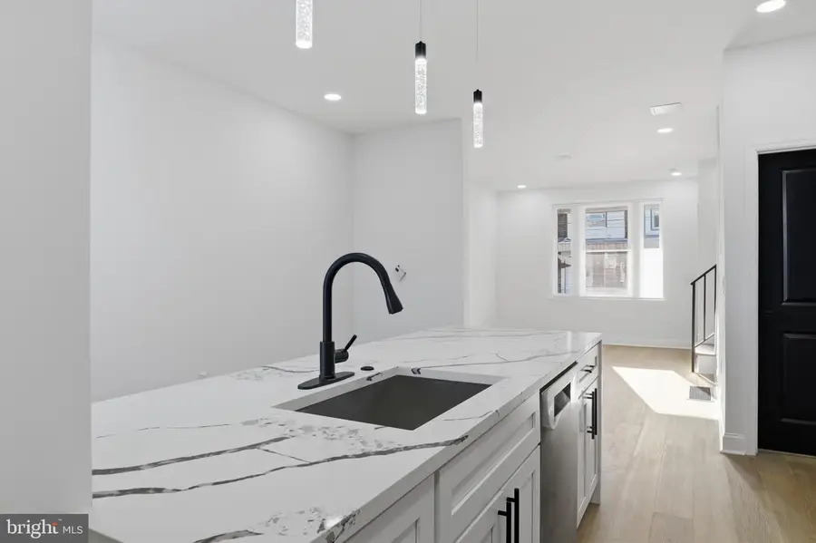 1829 E Airdrie St, Philadelphia, PA 19124 - Image #2