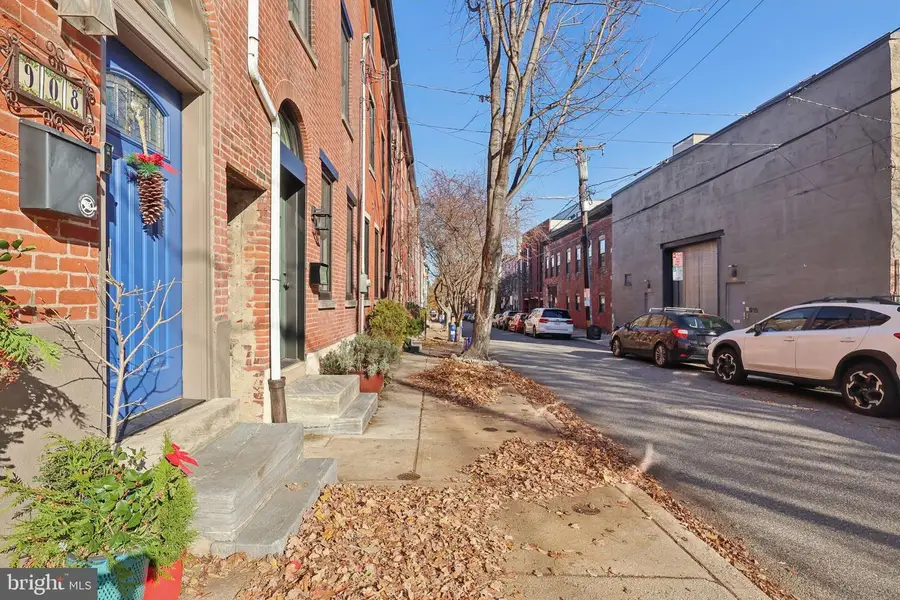 908 N Orianna St, Philadelphia, PA 19123 - Image #2
