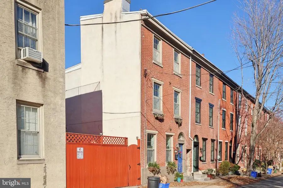 908 N Orianna St, Philadelphia, PA 19123 - Image #3