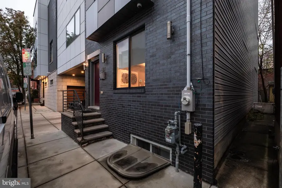 1121 Earl St, Philadelphia, PA 19125 - Image #2