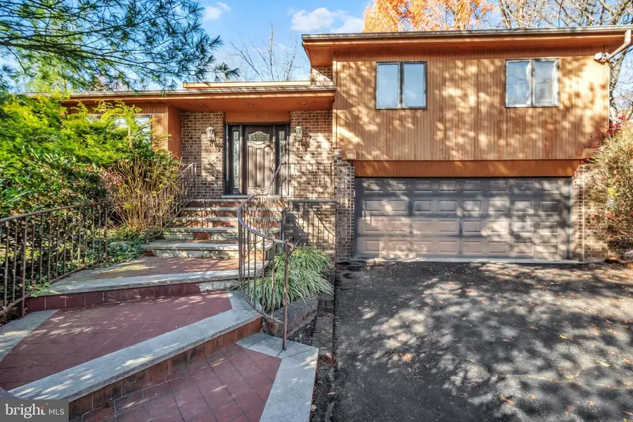 16 S Kings Oak Ln, Philadelphia, PA 19115 - Image #2