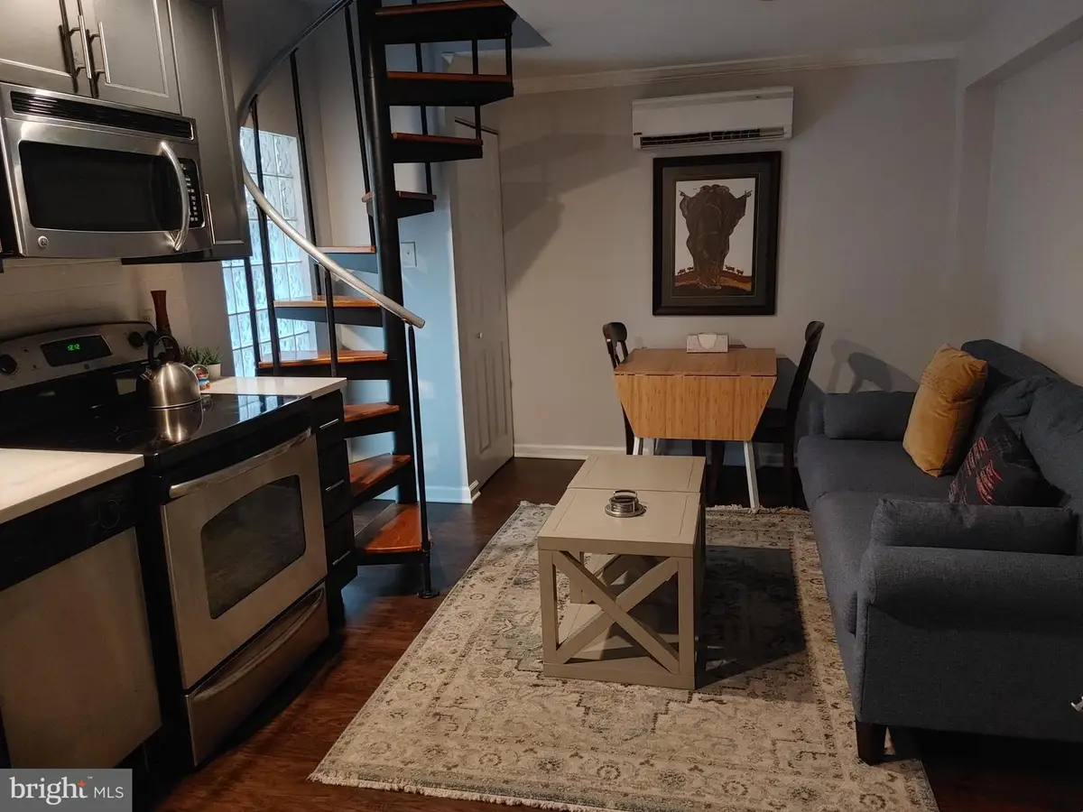 335 S 12th St #1b, Philadelphia, PA 19107 - Image #1