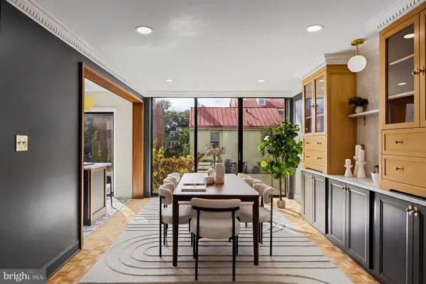 242 Locust St, PHILADELPHIA, PA 19106