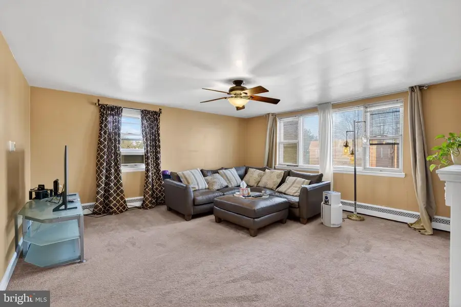 816 Loney St, Philadelphia, PA 19111 - Image #3