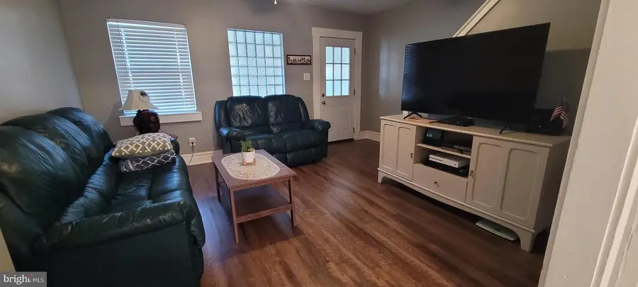 1022 W Oregon Ave, Philadelphia, PA 19148 - Image #2