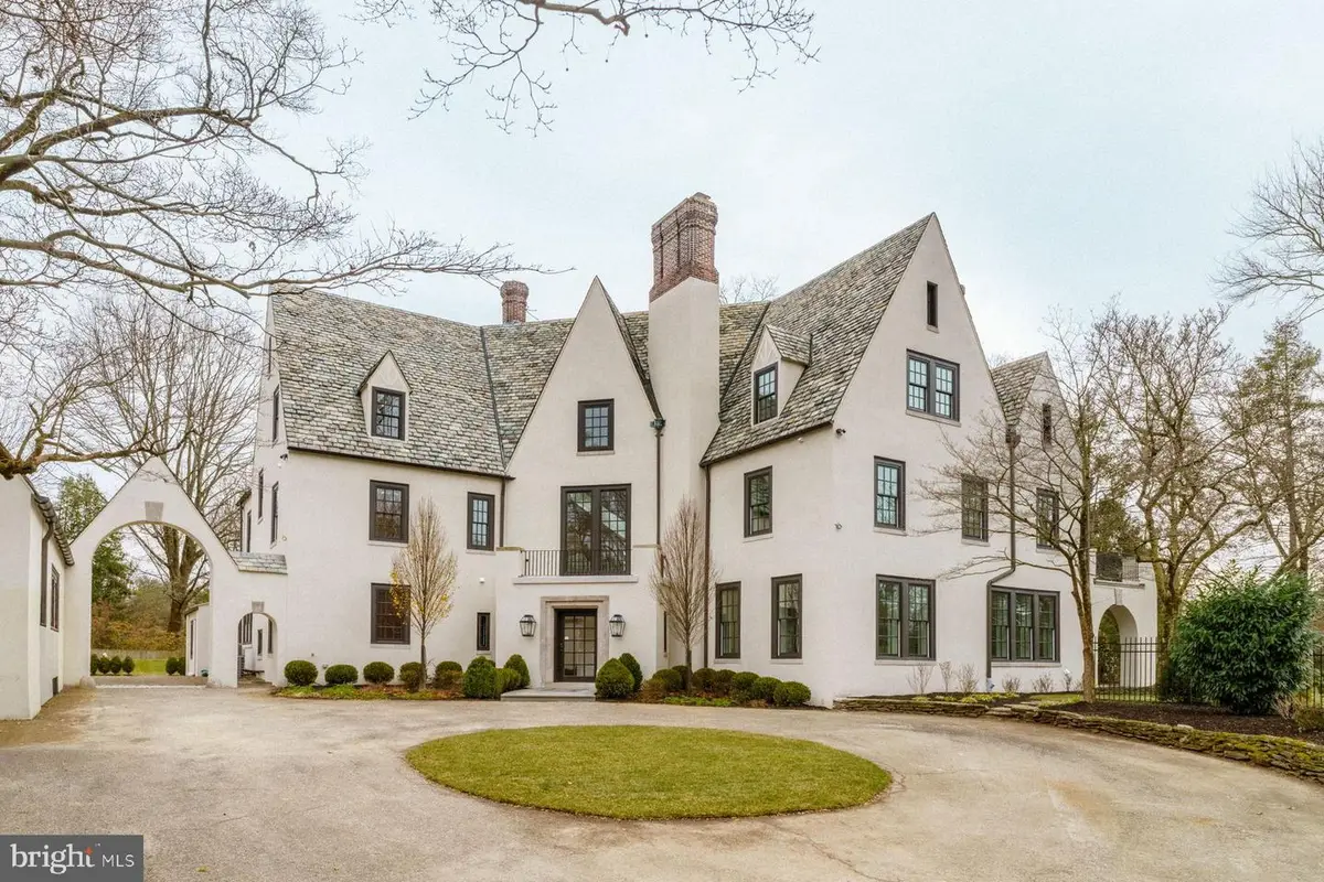 422 W Chestnut Hill Ave, Philadelphia, PA 19118 - Image #1