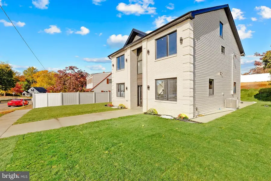 3215 Brookdale Rd, Philadelphia, PA 19114 - Image #2