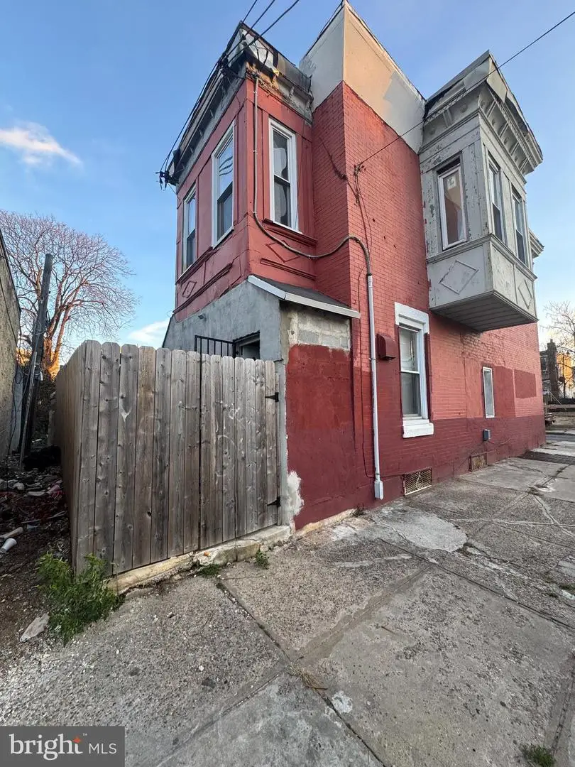 925 W Seltzer St, Philadelphia, PA 19133 - Image #2