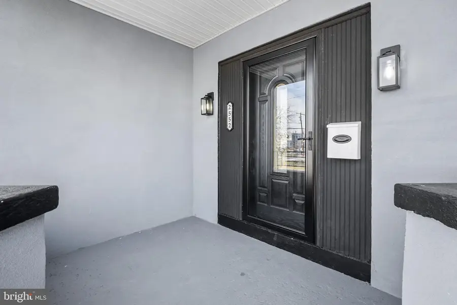 2552 S 68th St, Philadelphia, PA 19142 - Image #2