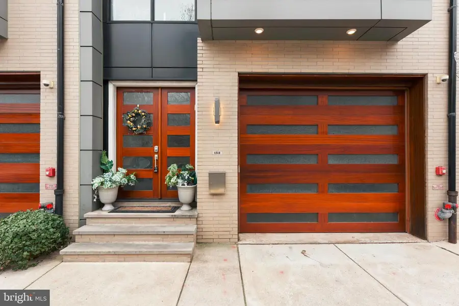 152 Vine St, Philadelphia, PA 19106 - Image #2