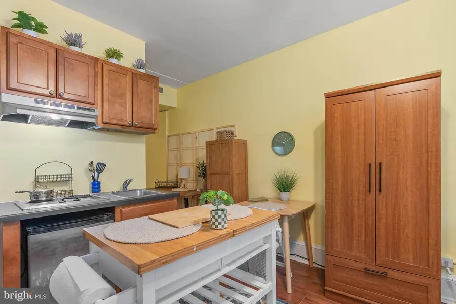 1324 Locust St #703, Philadelphia, PA 19107 - Image #2