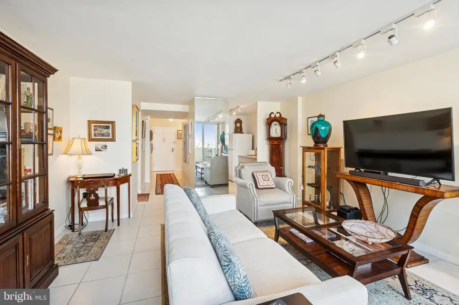 604-36 S Washington Sq #2308, Philadelphia, PA 19106 - Image #3