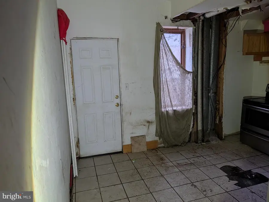 2865 N Leithgow St, Philadelphia, PA 19133 - Image #3