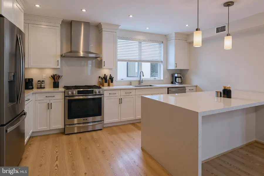 1340 S Woodstock St, Philadelphia, PA 19146 - Image #2