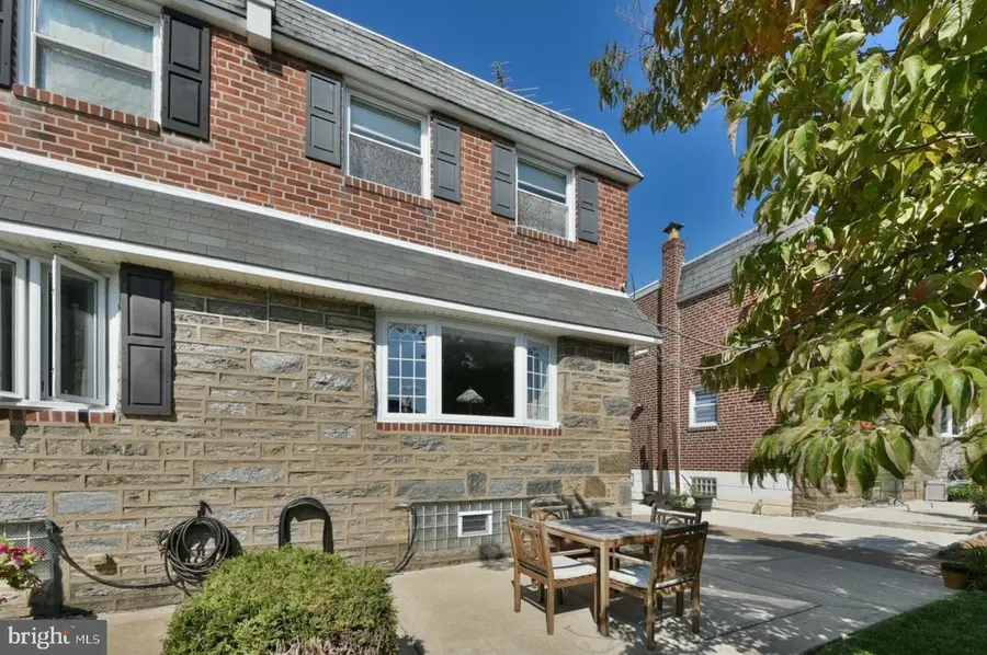 2923 Teesdale St, Philadelphia, PA 19152 - Image #2