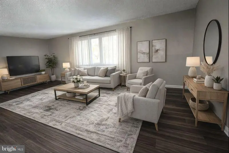 636 Artwood Dr, Philadelphia, PA 19115 - Image #2