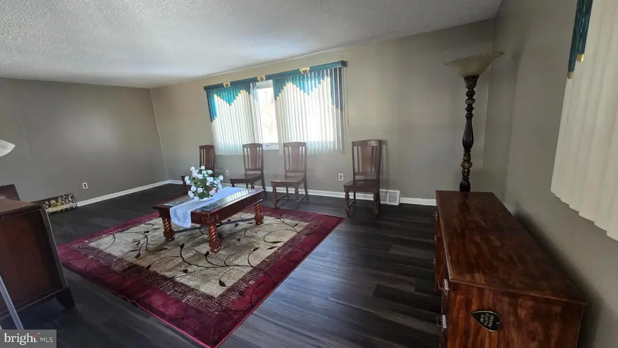 636 Artwood Dr, Philadelphia, PA 19115 - Image #3