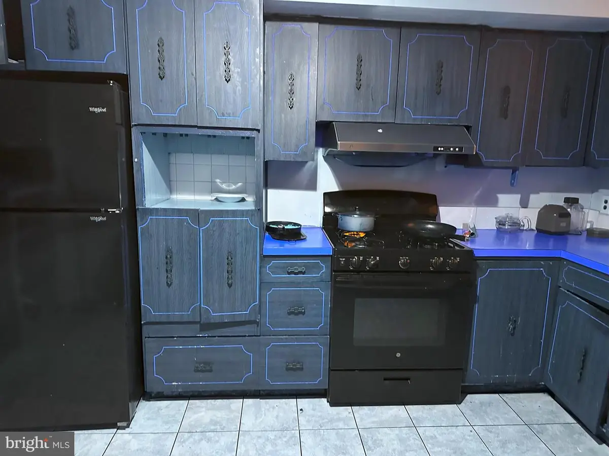 2215 S 9th St, Philadelphia, PA 19148 - Image #1