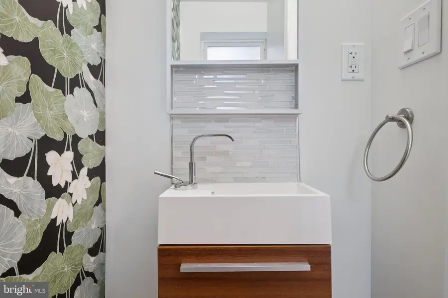 923 S 3rd St, Philadelphia, PA 19147 - Image #2