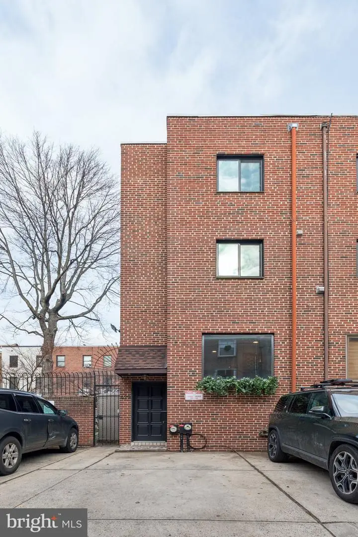 429 Gaskill St, Philadelphia, PA 19147 - #2