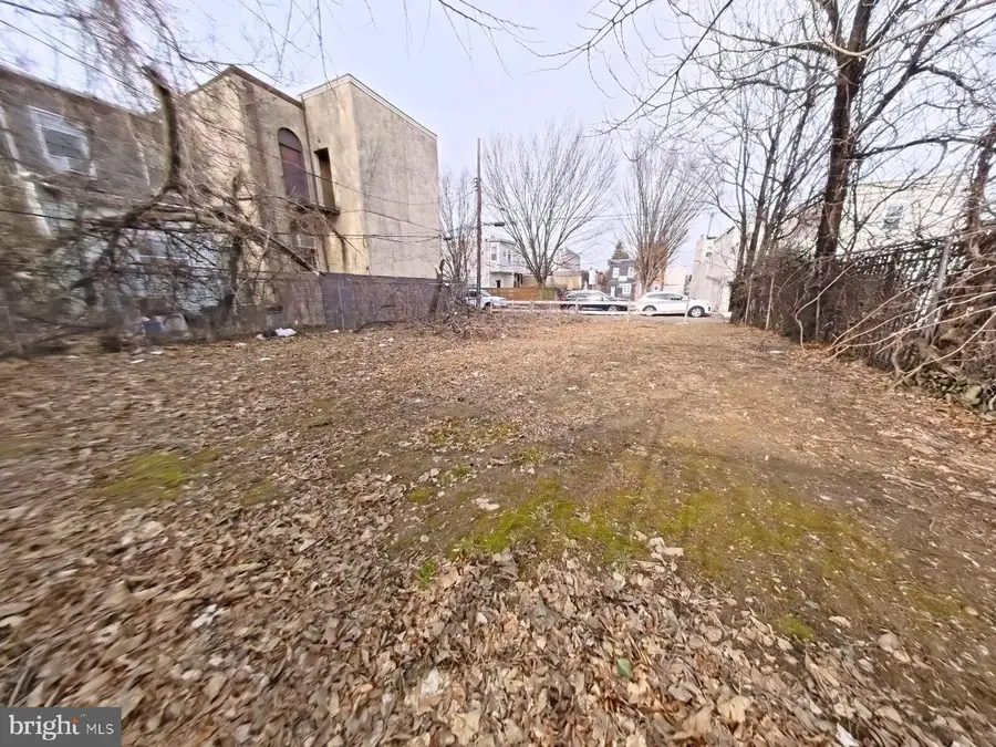 3042 W Arizona St, Philadelphia, PA 19132 - #3