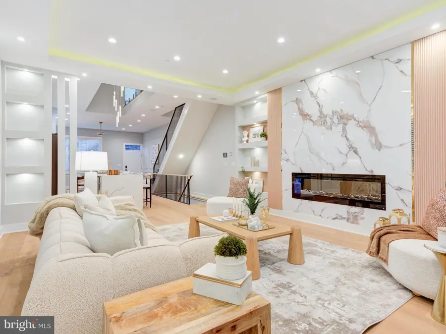 1019 E Palmer St, Philadelphia, PA 19125 - Image #2