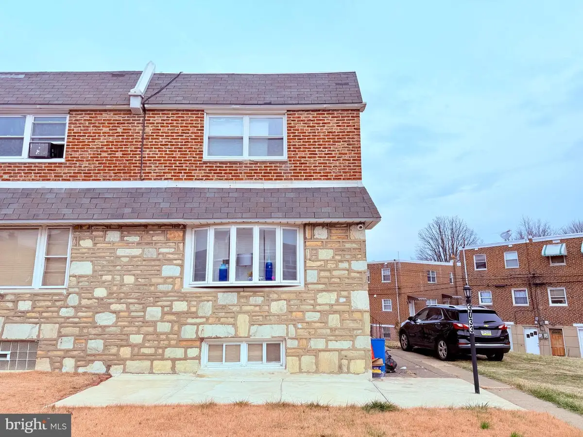 3033 Vista St, Philadelphia, PA 19152 - Image #1