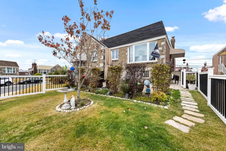 8102 Lister St, Philadelphia, PA 19152 - Image #2