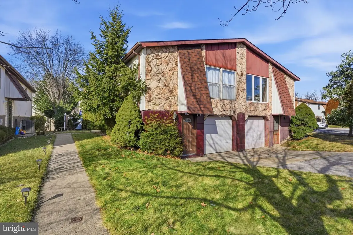 10232 Rubin Ln, Philadelphia, PA 19116 - Image #1