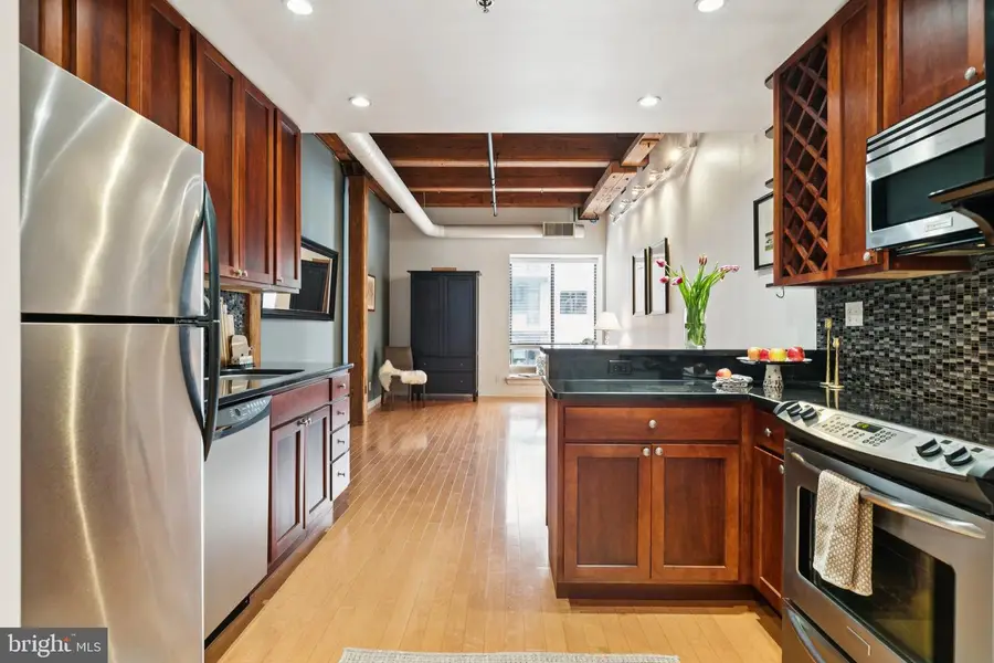 301 Race St #410, Philadelphia, PA 19106 - #2