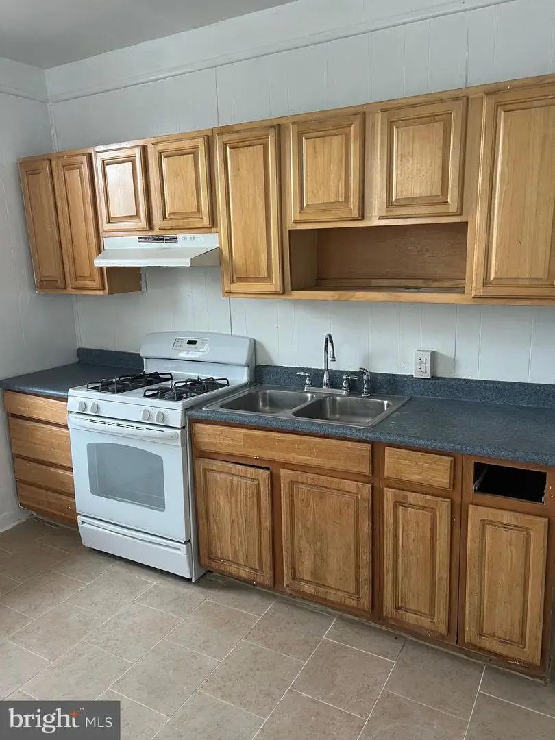 2318 W York St, Philadelphia, PA 19132 - Image #3