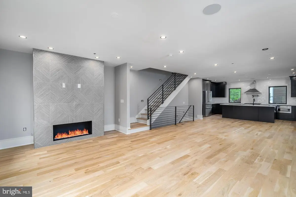 909 Emily St, Philadelphia, PA 19148 - Image #1