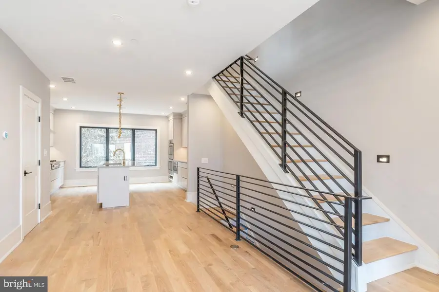 909 Emily St, Philadelphia, PA 19148 - Image #3