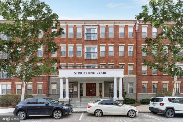 500 Admirals Way #214, PHILADELPHIA, PA 19146