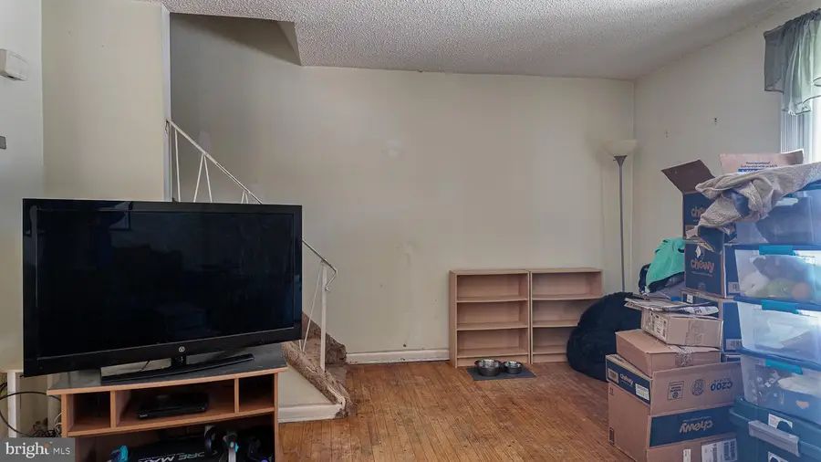 3875 Ronnald Dr, Philadelphia, PA 19154 - Image #3