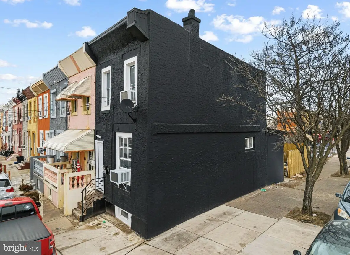 235 W Birch St, Philadelphia, PA 19133 - #1