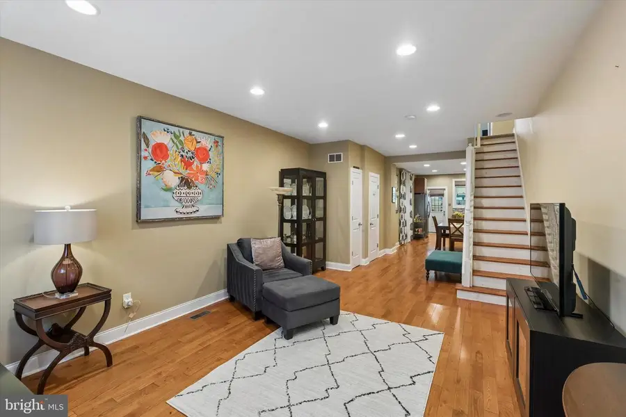 912 Jackson St, Philadelphia, PA 19148 - #2