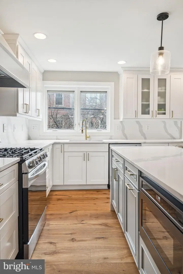 913 N Lawrence St, Philadelphia, PA 19123 - Image #3