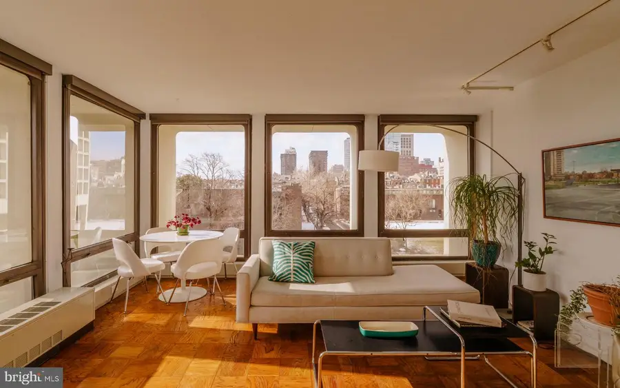 220 Locust St #2g, Philadelphia, PA 19106 - Image #2