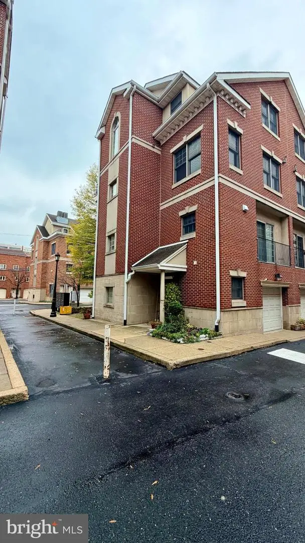 866 Independence Ct, Philadelphia, PA 19147 - Image #1