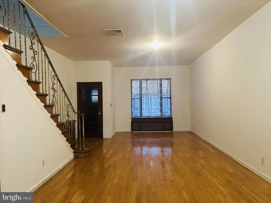 2305 S 9th St, Philadelphia, PA 19148 - #2