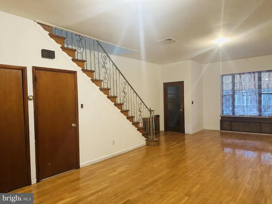2305 S 9th St, Philadelphia, PA 19148 - #3
