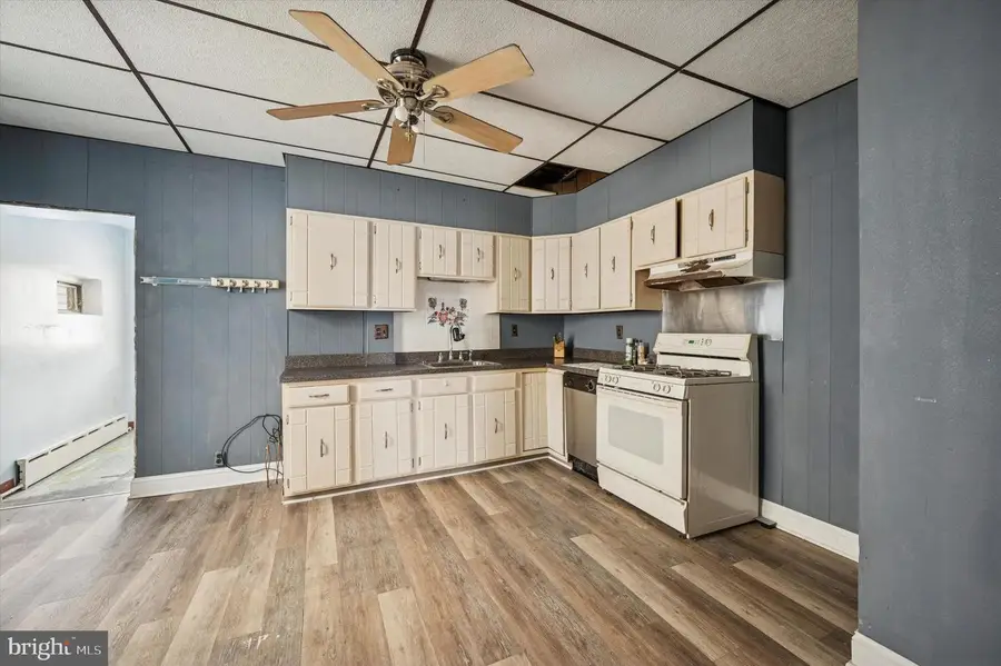 7146 Edmund St, Philadelphia, PA 19135 - #3