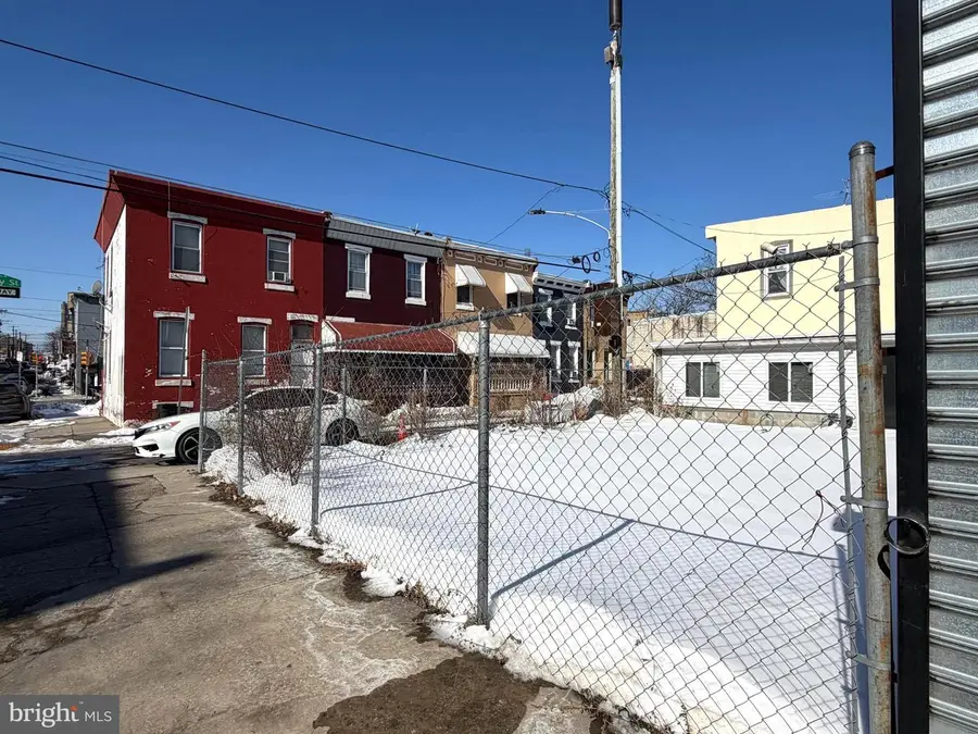 2401 N Orkney St, Philadelphia, PA 19133 - Image #2