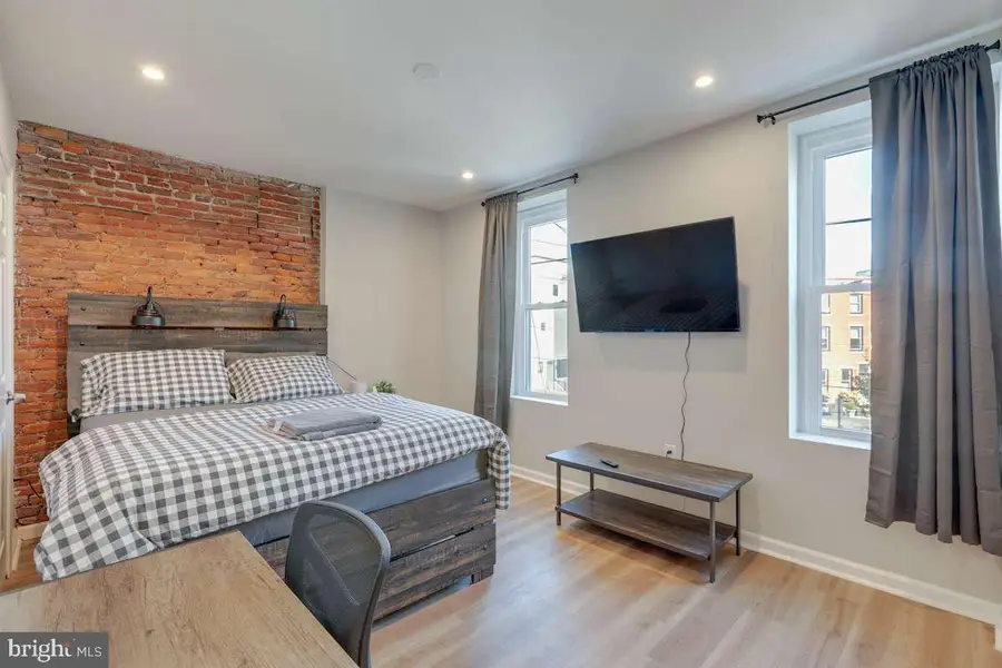 876 N 19th St, Philadelphia, PA 19130 - #3